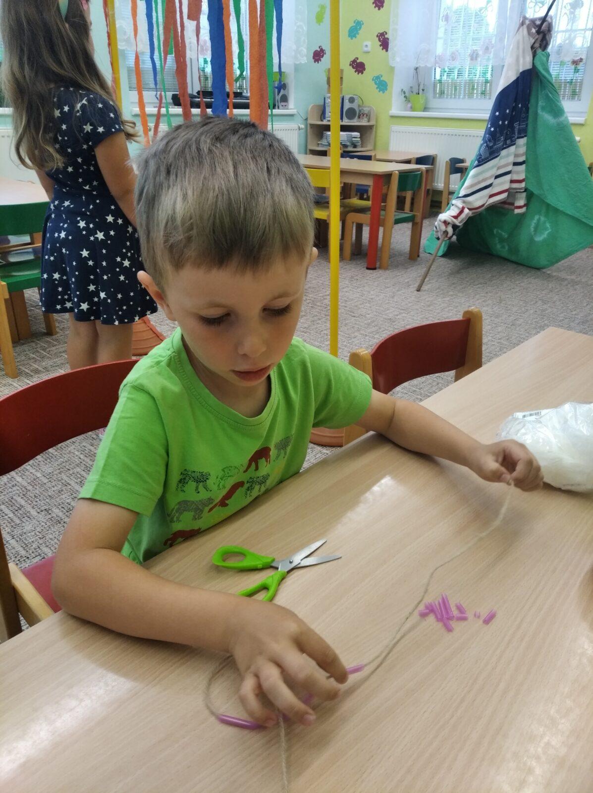 broučci-cestujeme po světě "indiáni" - 15