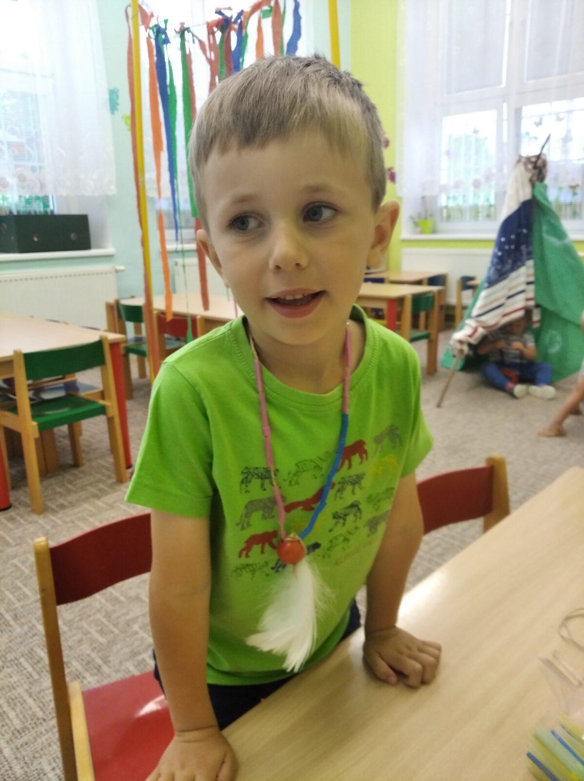 broučci-cestujeme po světě "indiáni" - 18