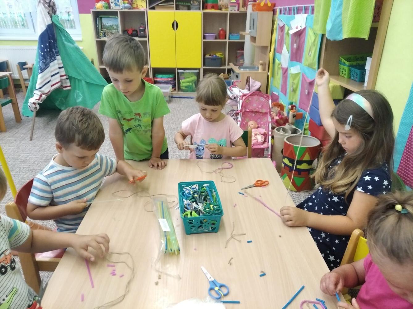 broučci-cestujeme po světě "indiáni" - 19