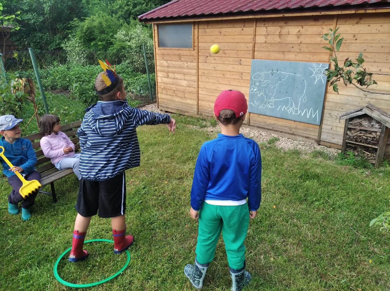 broučci-cestujeme po světě "indiáni" - 29