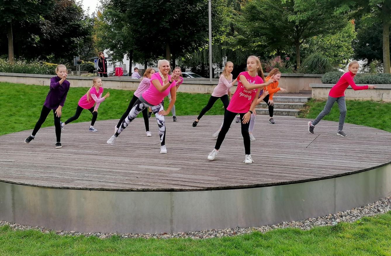 23. 9. Vystoupení na integračním dnu - 2