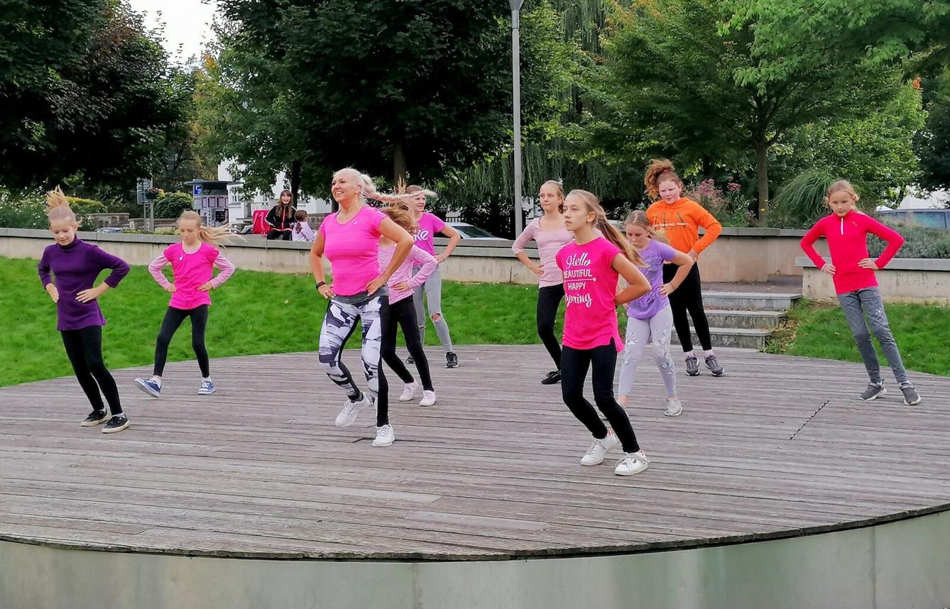 23. 9. Vystoupení na integračním dnu - 4