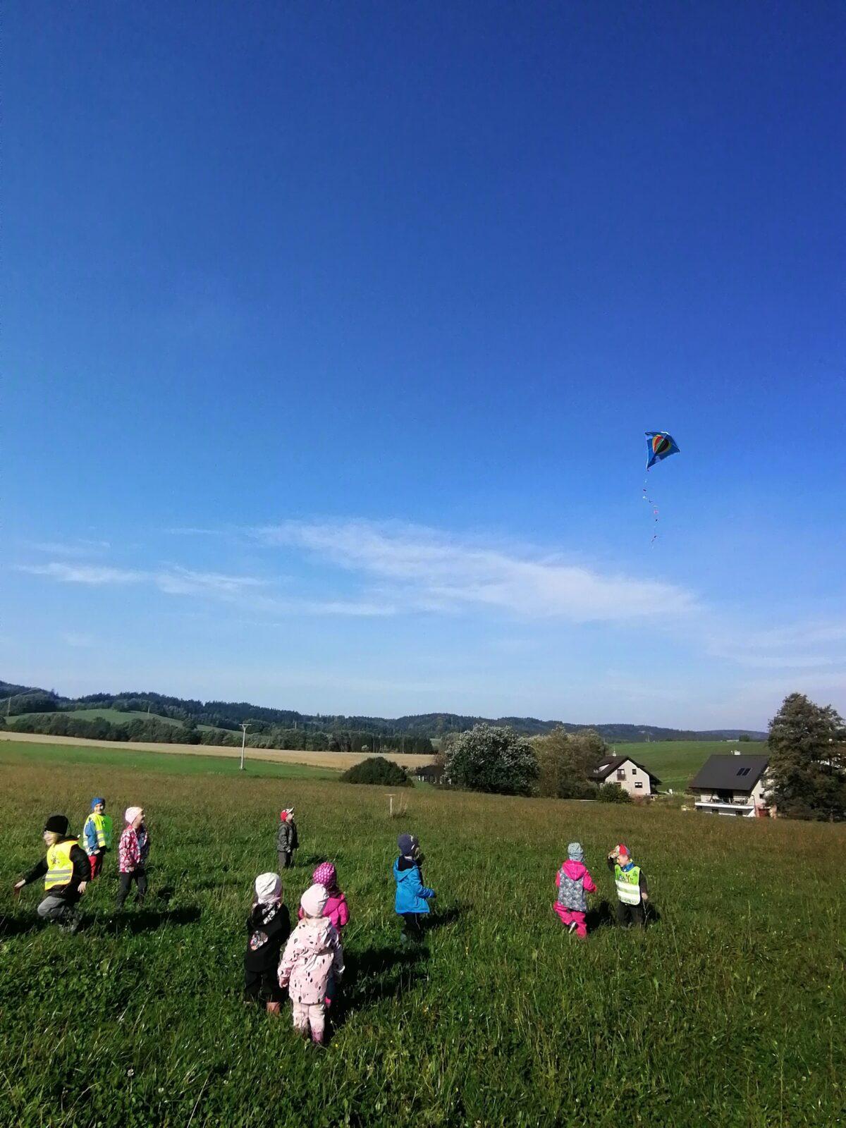 "Barevný svět kolem nás" - podzimní dny v MŠ :-) - 20