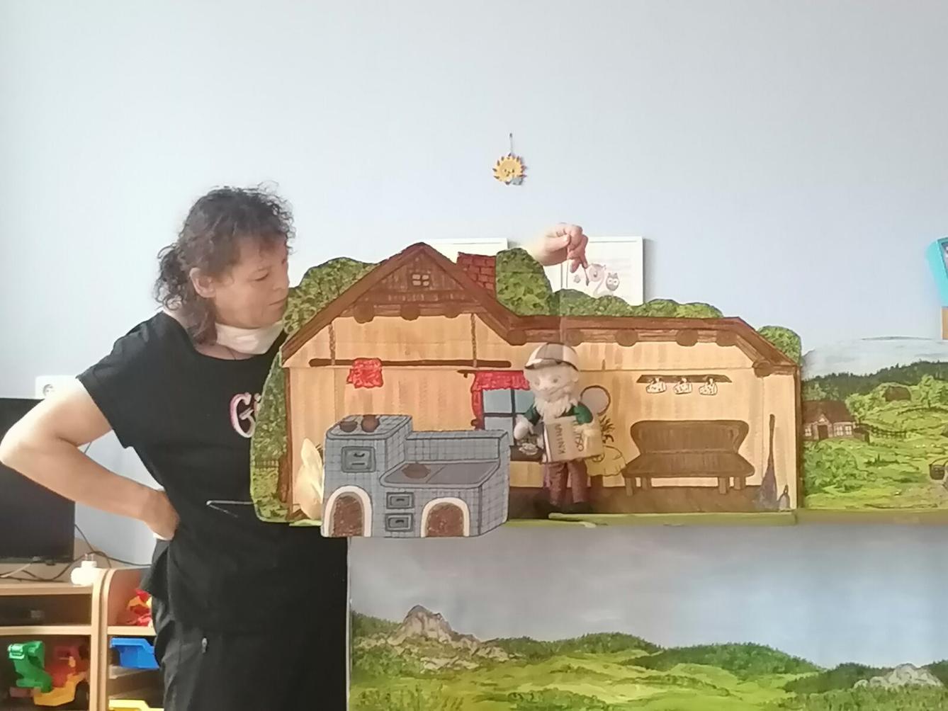 Divadýlko v MŠ: "Jak se Honza stal rytířem" :-) - 8