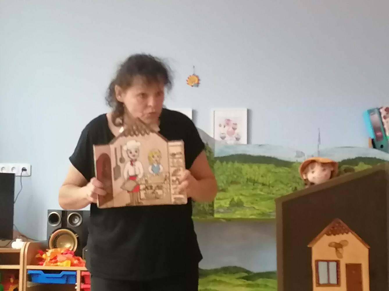 Divadýlko v MŠ: "Jak se Honza stal rytířem" :-) - 10