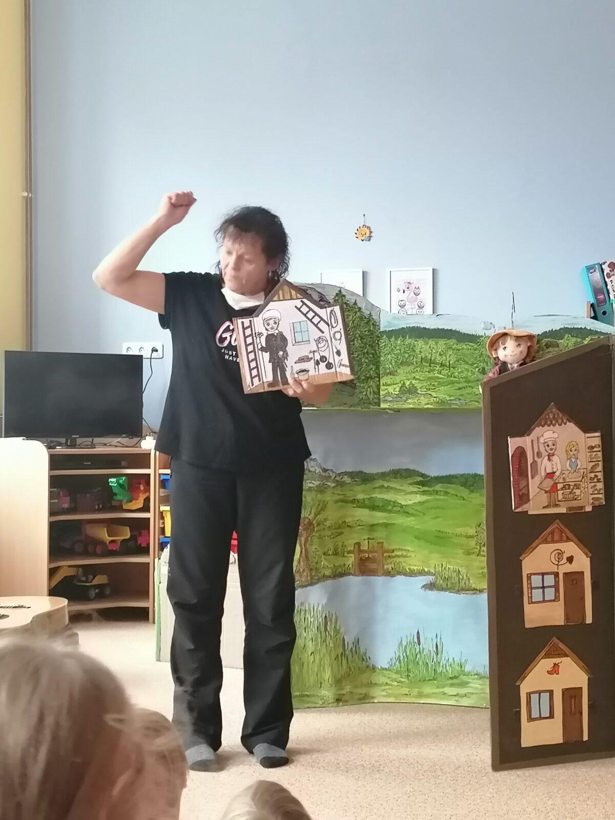 Divadýlko v MŠ: "Jak se Honza stal rytířem" :-) - 15