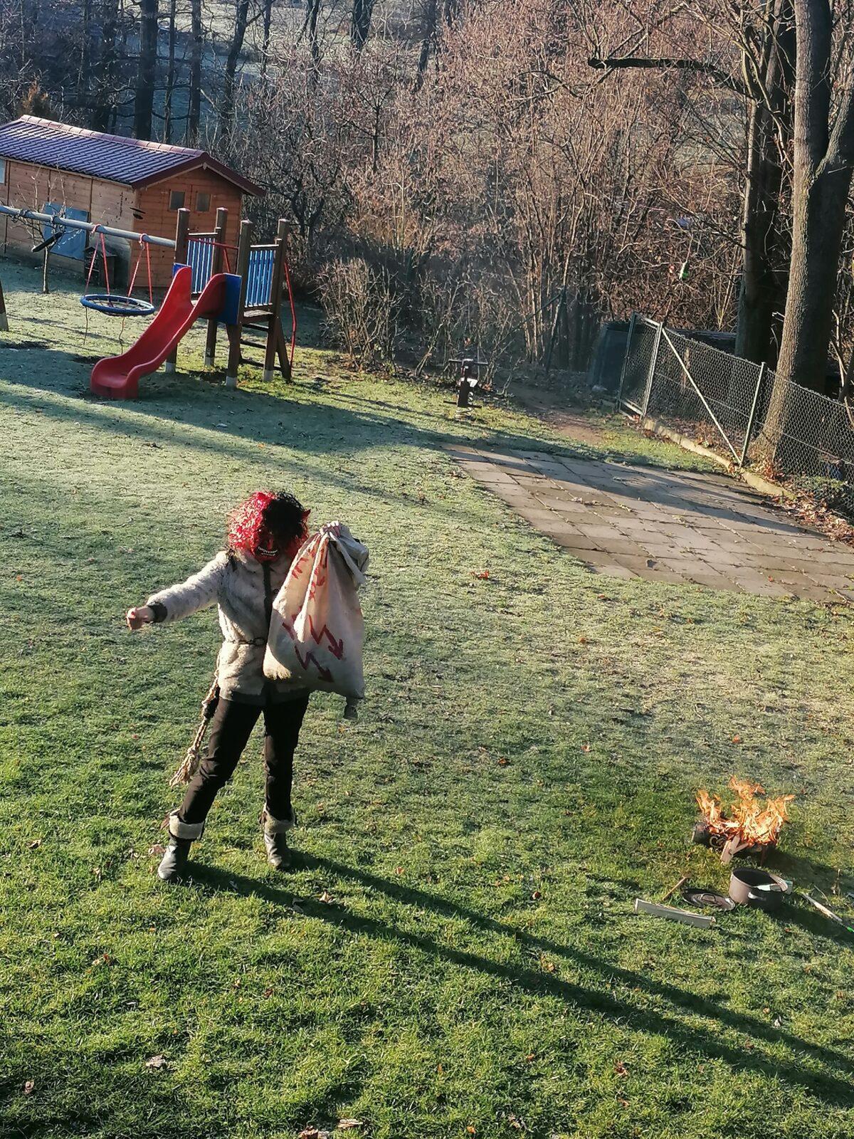 ČERTOVSKÁ BESÍDKA V MŠ :-) - 6