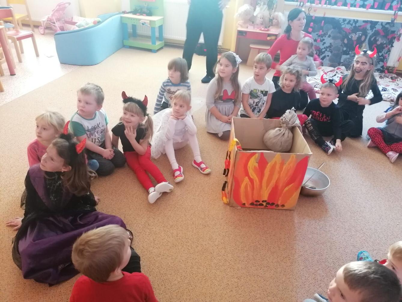 ČERTOVSKÁ BESÍDKA V MŠ :-) - 7