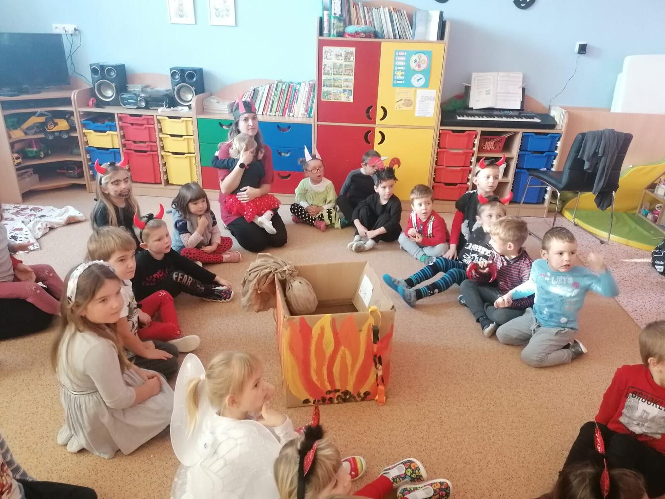 ČERTOVSKÁ BESÍDKA V MŠ :-) - 8
