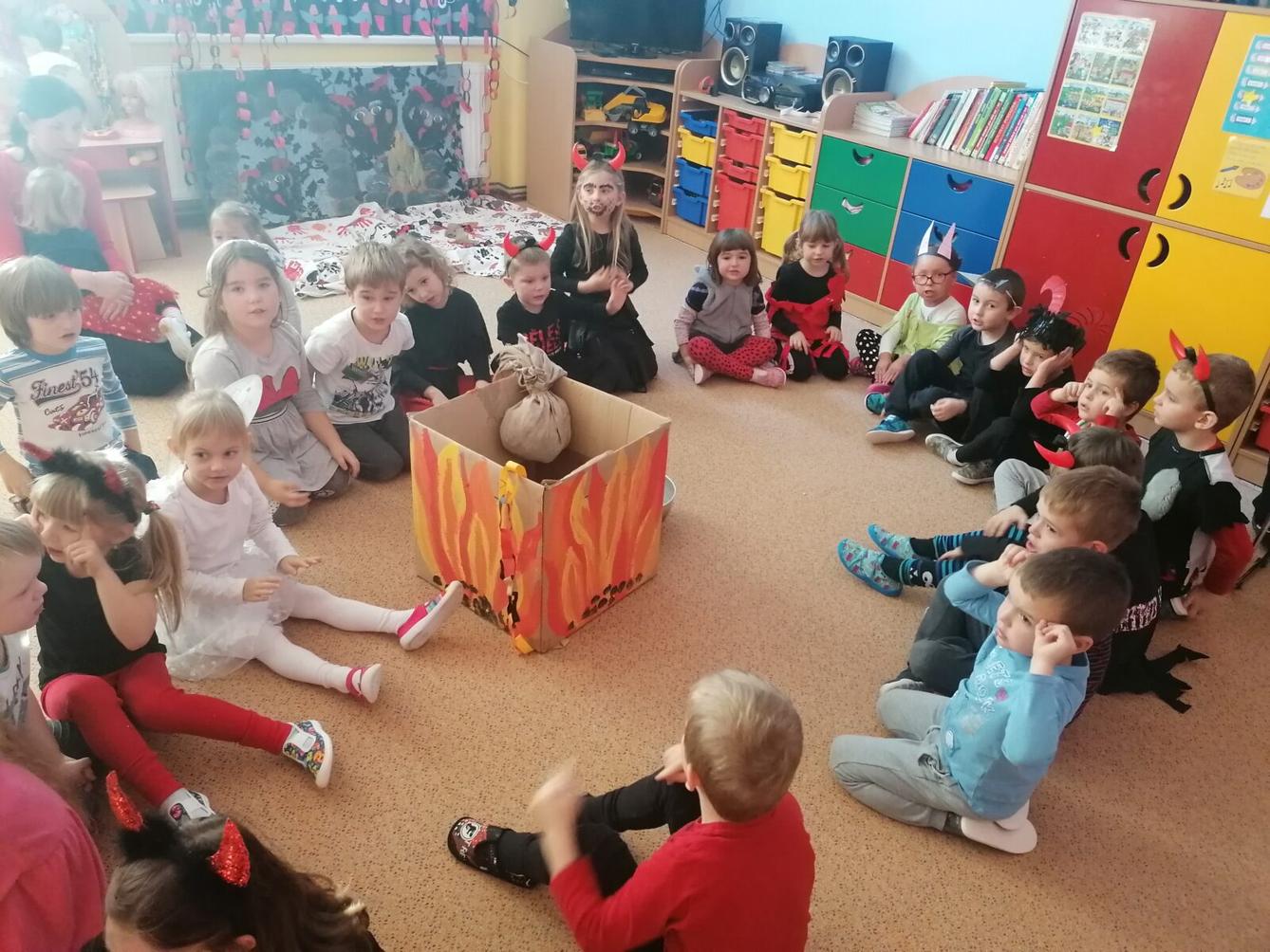 ČERTOVSKÁ BESÍDKA V MŠ :-) - 10