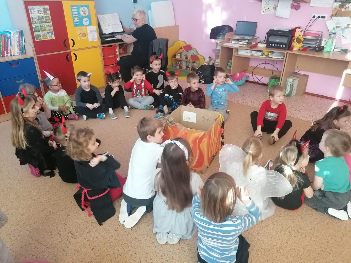 ČERTOVSKÁ BESÍDKA V MŠ :-) - 12