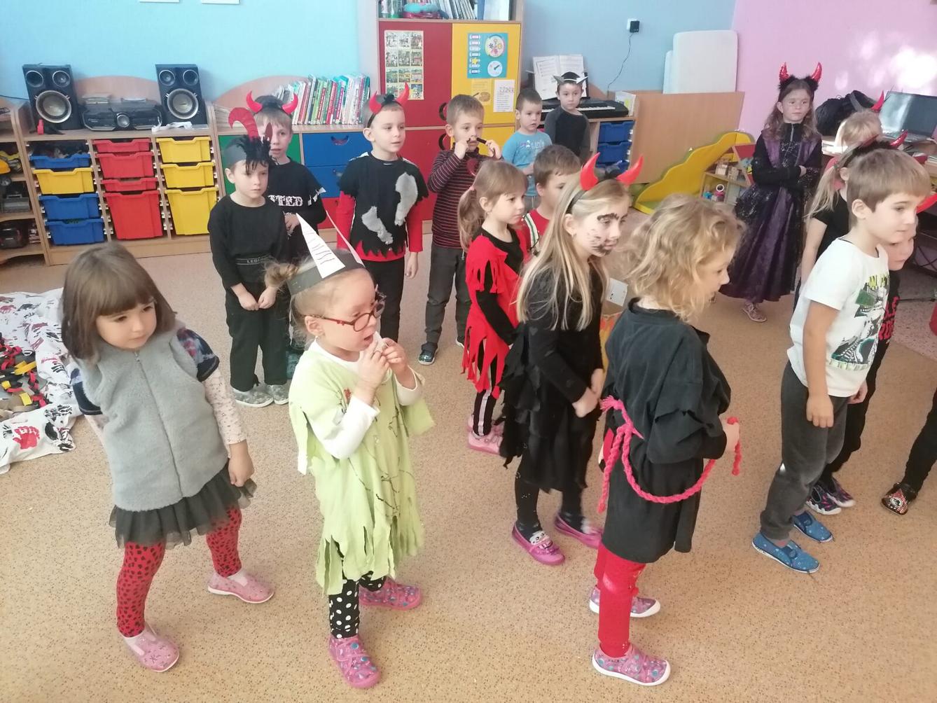 ČERTOVSKÁ BESÍDKA V MŠ :-) - 13