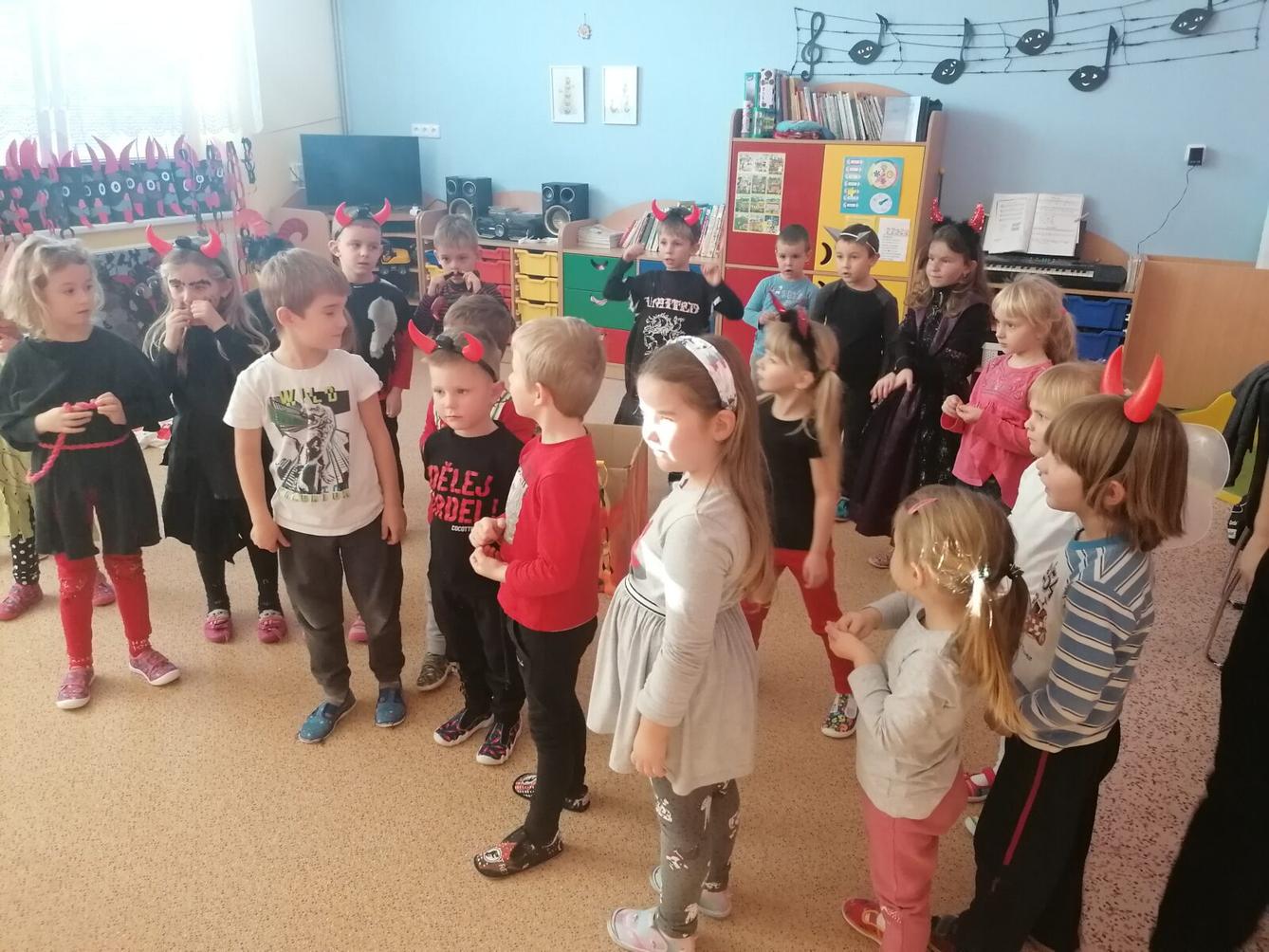 ČERTOVSKÁ BESÍDKA V MŠ :-) - 14