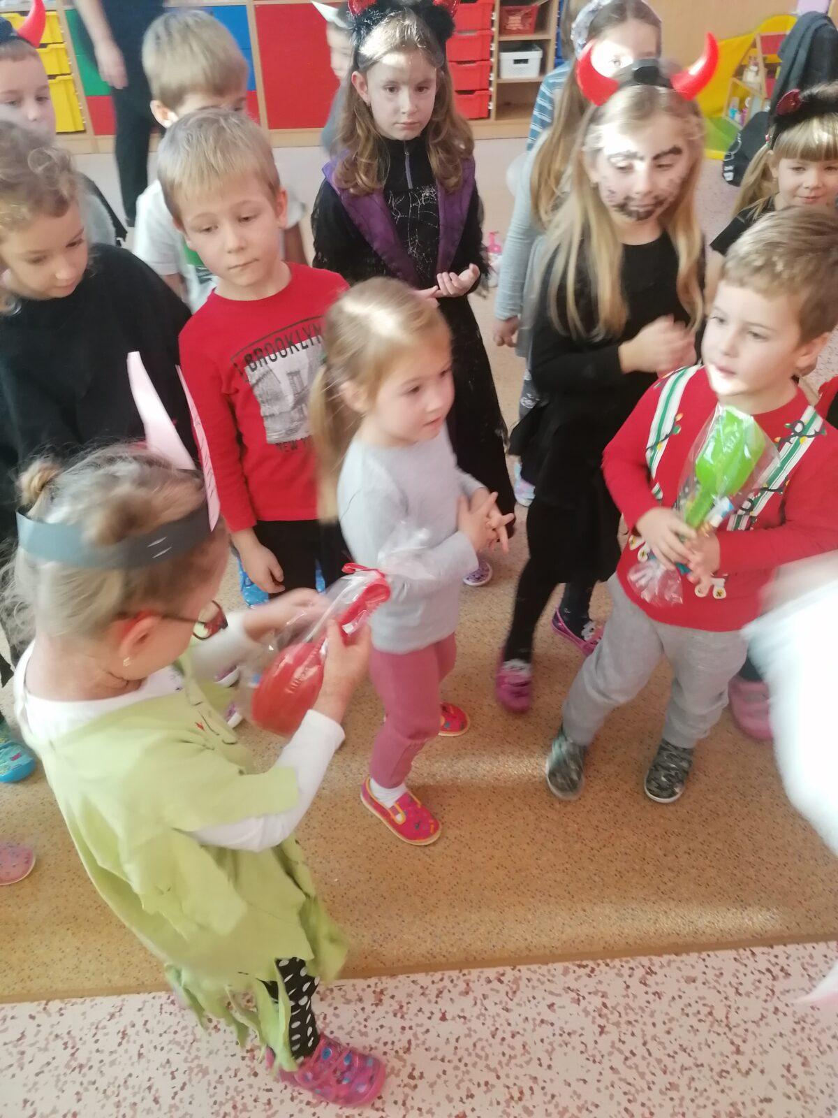 ČERTOVSKÁ BESÍDKA V MŠ :-) - 19