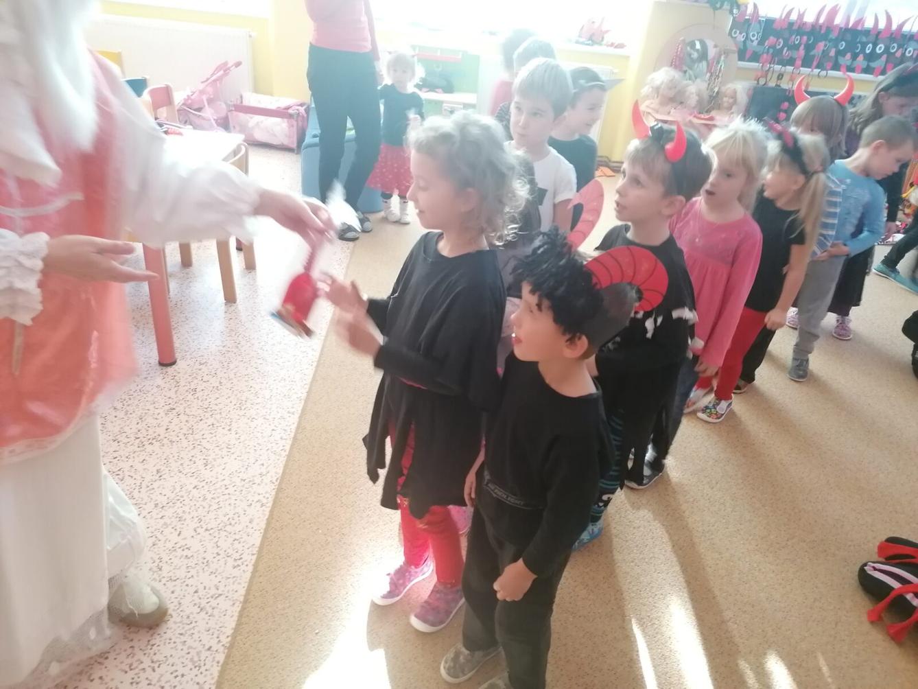 ČERTOVSKÁ BESÍDKA V MŠ :-) - 21