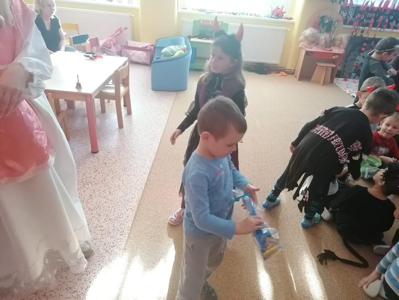 ČERTOVSKÁ BESÍDKA V MŠ :-) - 29