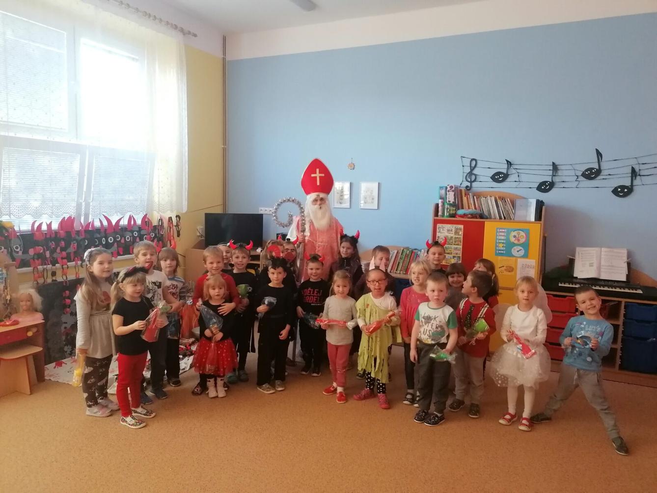 ČERTOVSKÁ BESÍDKA V MŠ :-) - 33