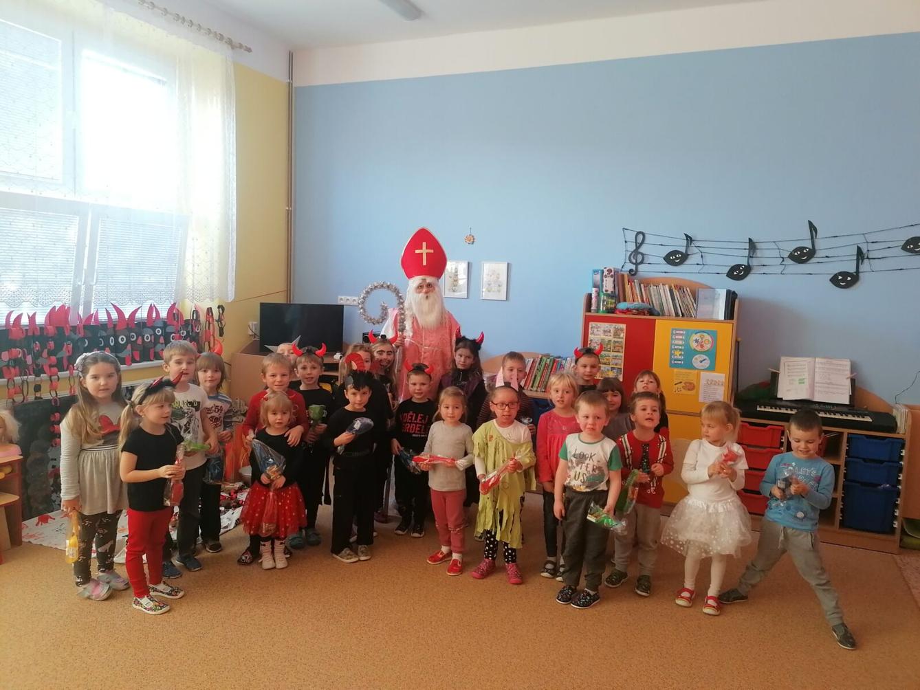 ČERTOVSKÁ BESÍDKA V MŠ :-) - 35
