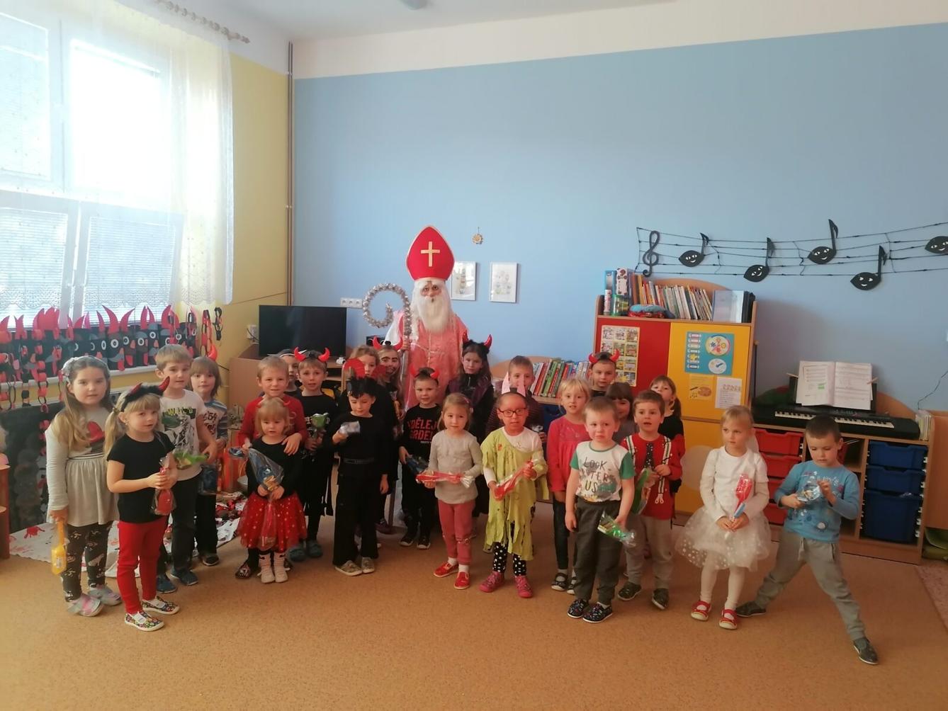 ČERTOVSKÁ BESÍDKA V MŠ :-) - 36