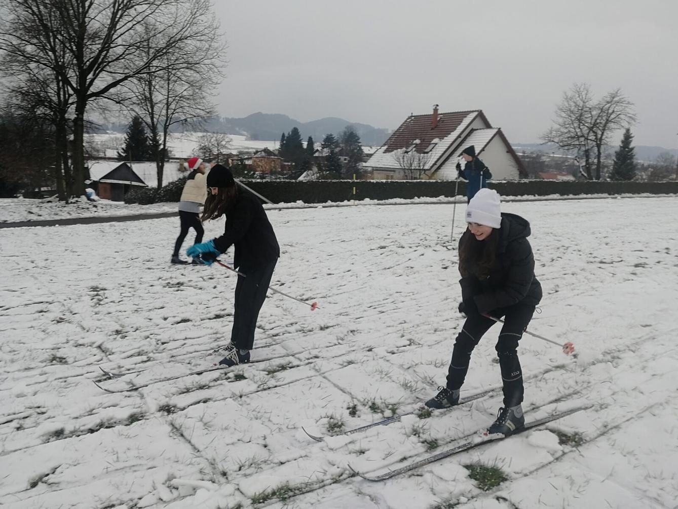 Děvčata na běžkách :) - 4