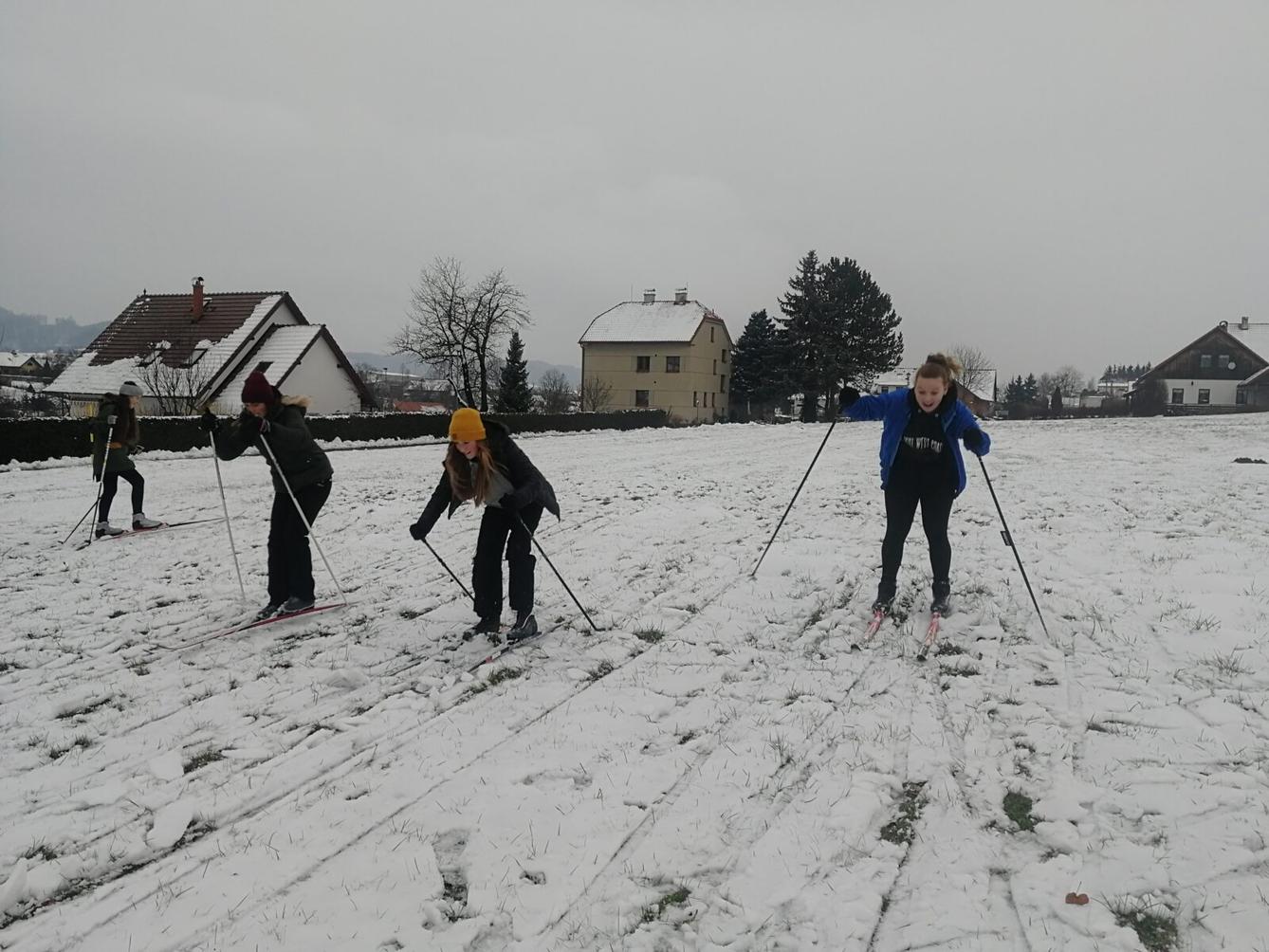 Děvčata na běžkách :) - 6