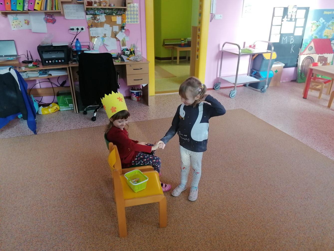 Slavíme: Anitka měla narozeniny :-) - 11