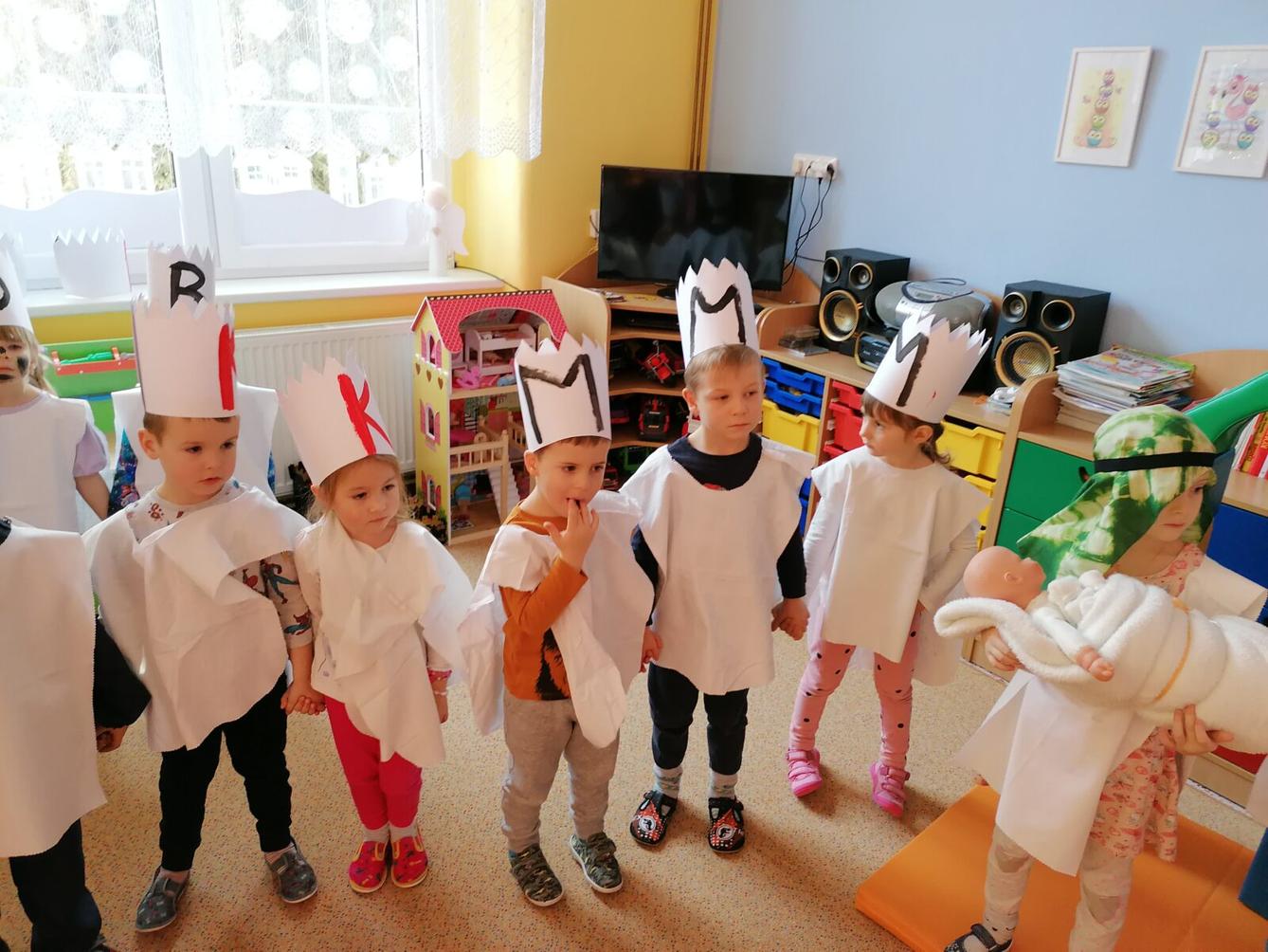 HRAJEME SI NA TŘI KRÁLE :-) - 4