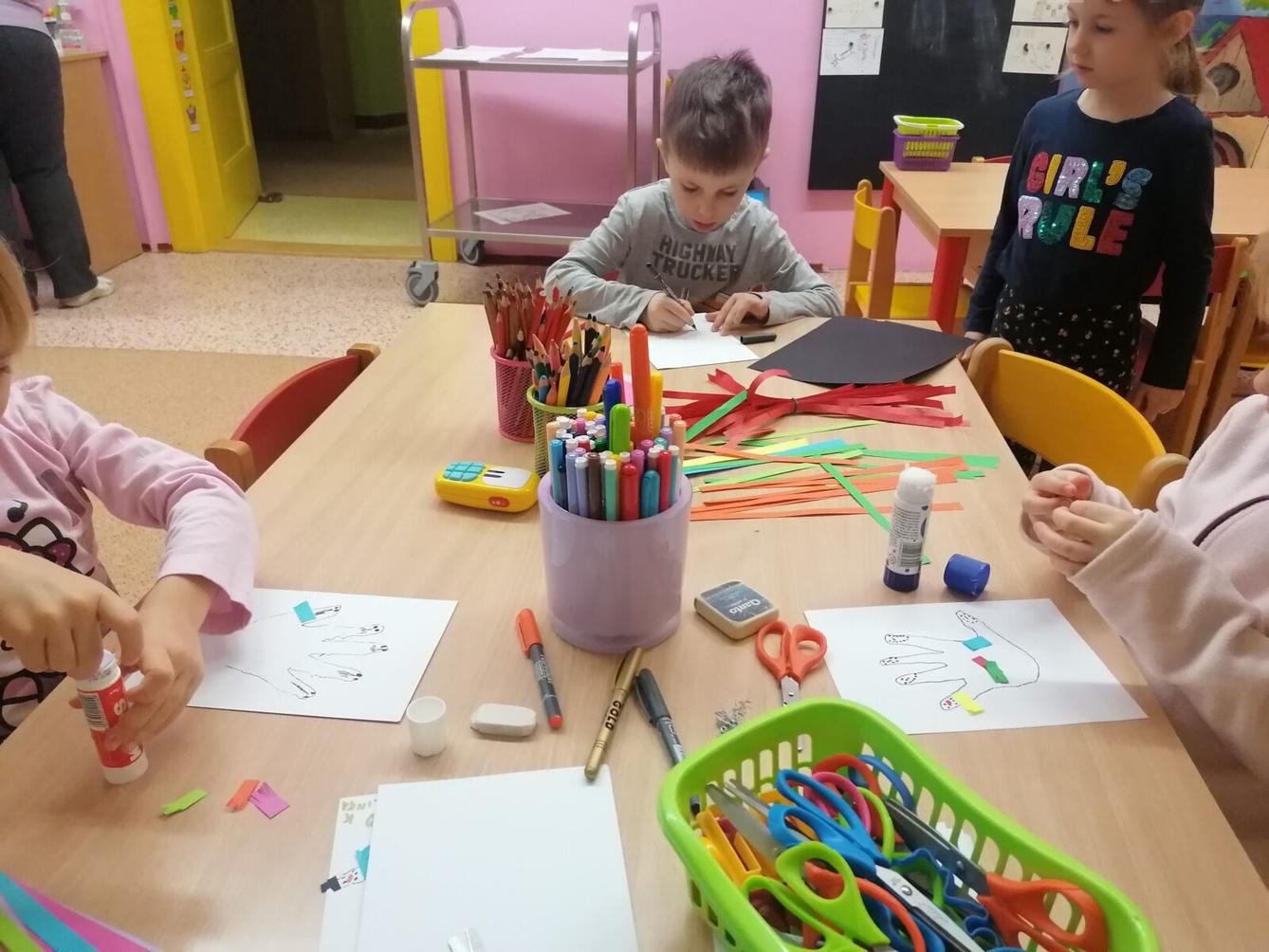 Tvořeníčko, tvoření: "Sněkulák", rodinka sněhuláků :-) - 4