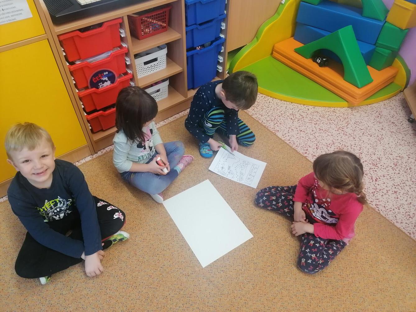 "Zvířátka a ptáčci v zimě" - skupinové práce :-) - 4