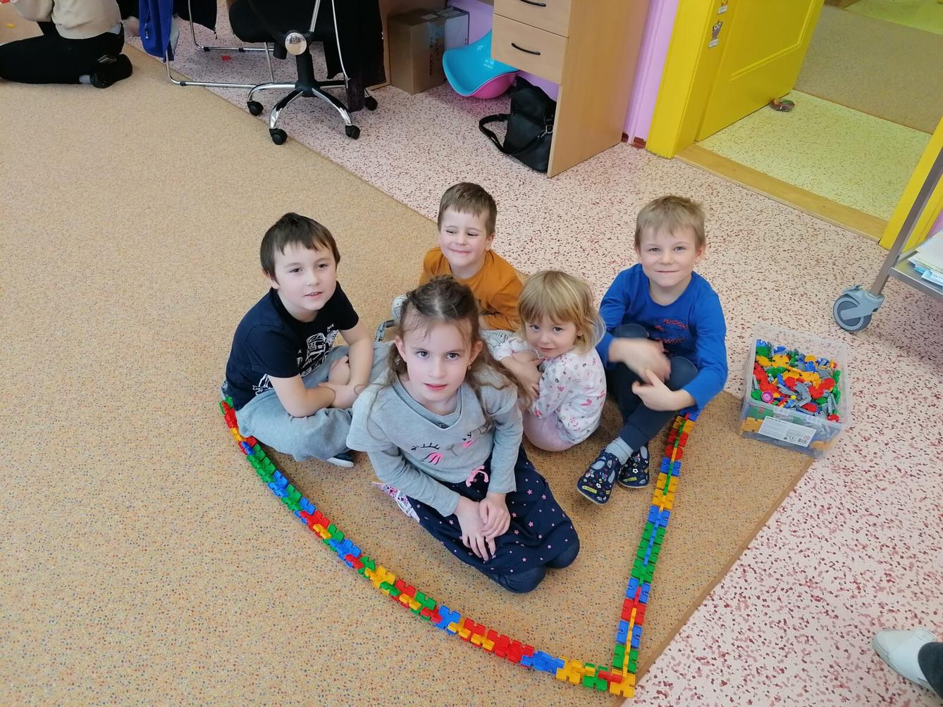 "Zvířátka a ptáčci v zimě" - skupinové práce :-) - 85