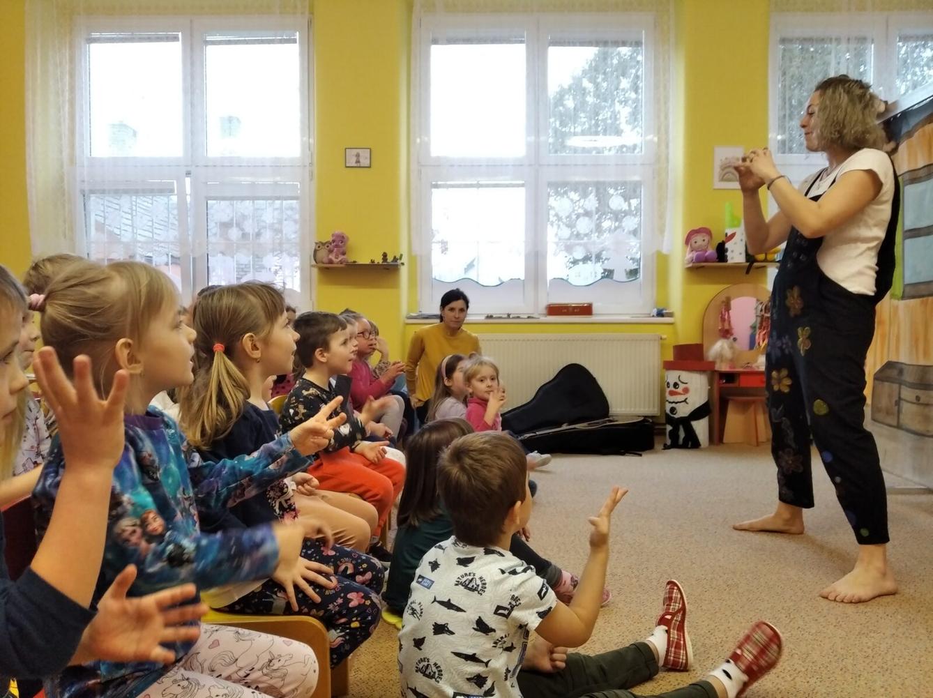 Divadlo v mš - "s Bohoušem po lese" - 8