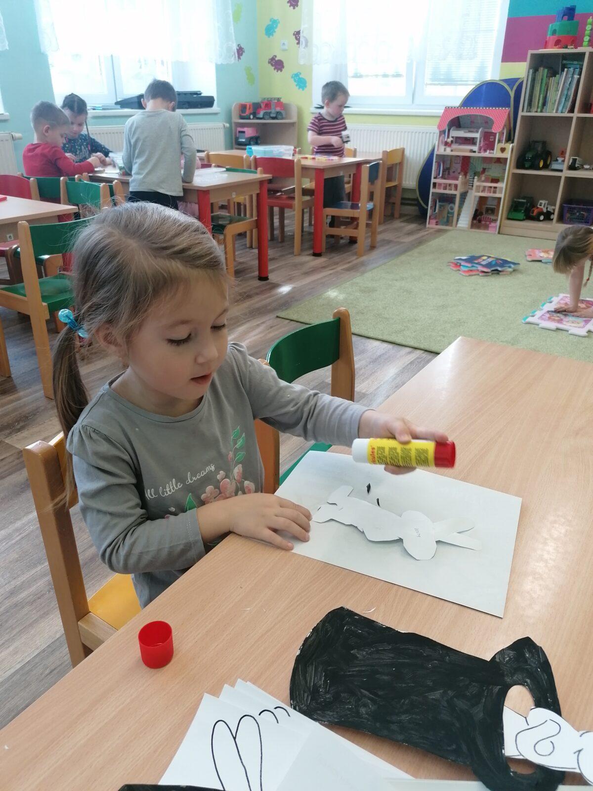 Broučci, tvořeníčko tvoření: "Z pohádky do pohádky" :-) - 53