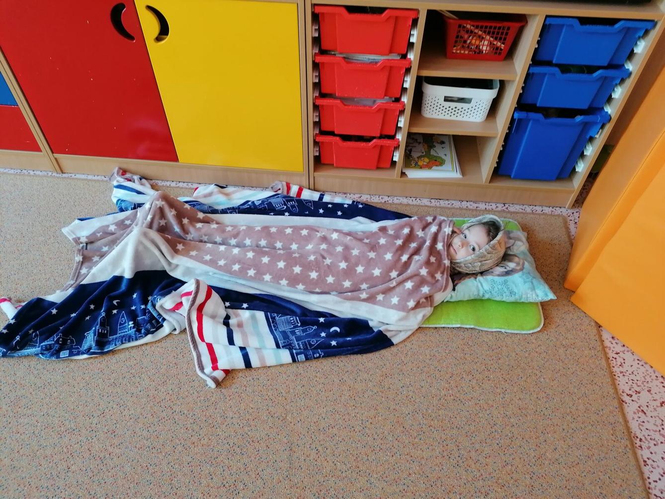 Dramatizace pohádky: "ČERVENÁ KARKULKA" :-) - 13