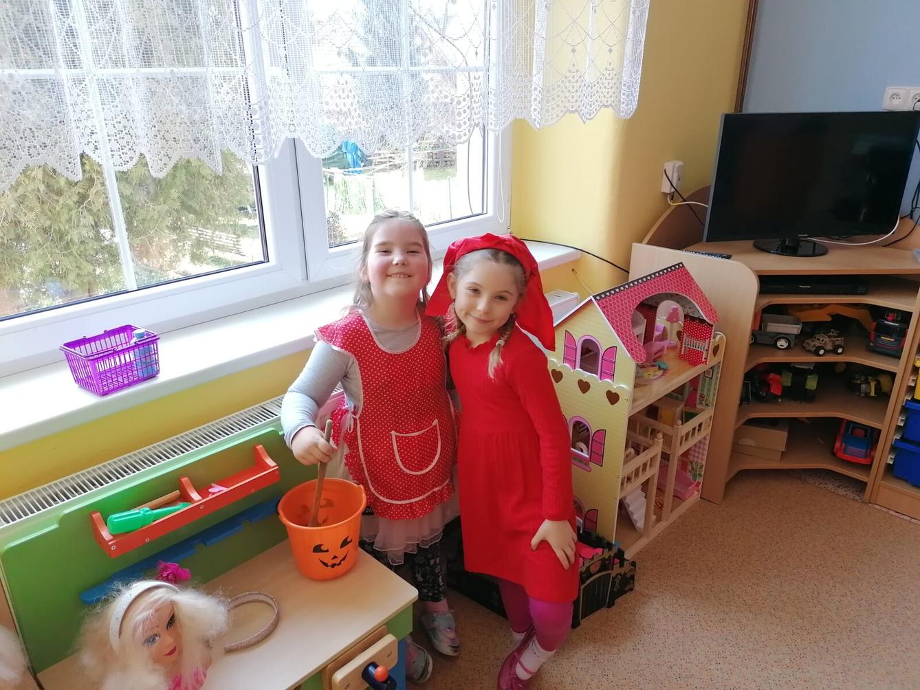 Dramatizace pohádky: "ČERVENÁ KARKULKA" :-) - 15