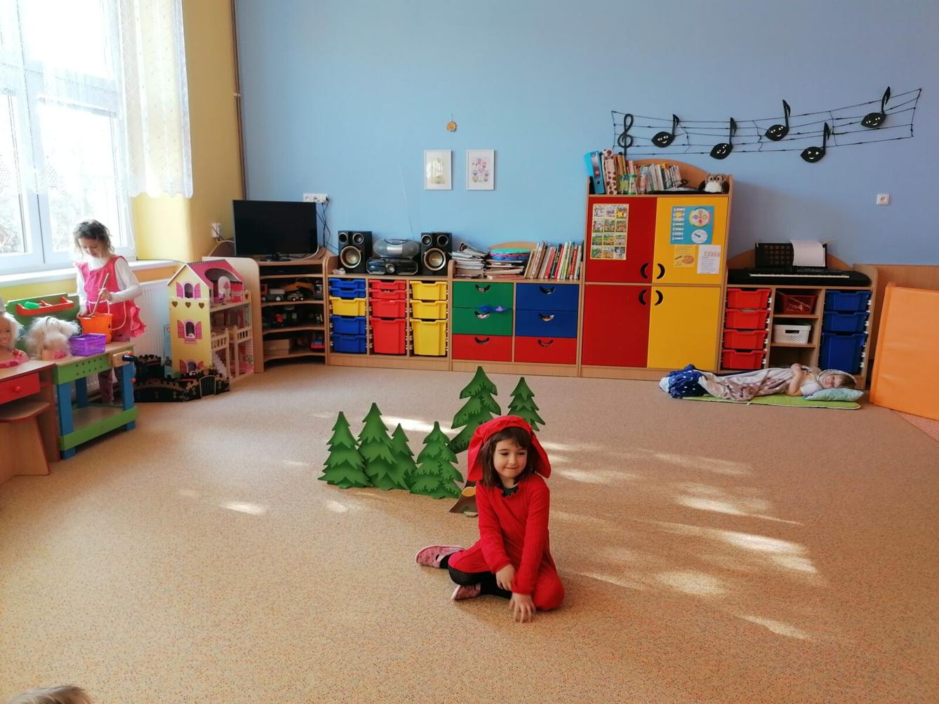 Dramatizace pohádky: "ČERVENÁ KARKULKA" :-) - 18