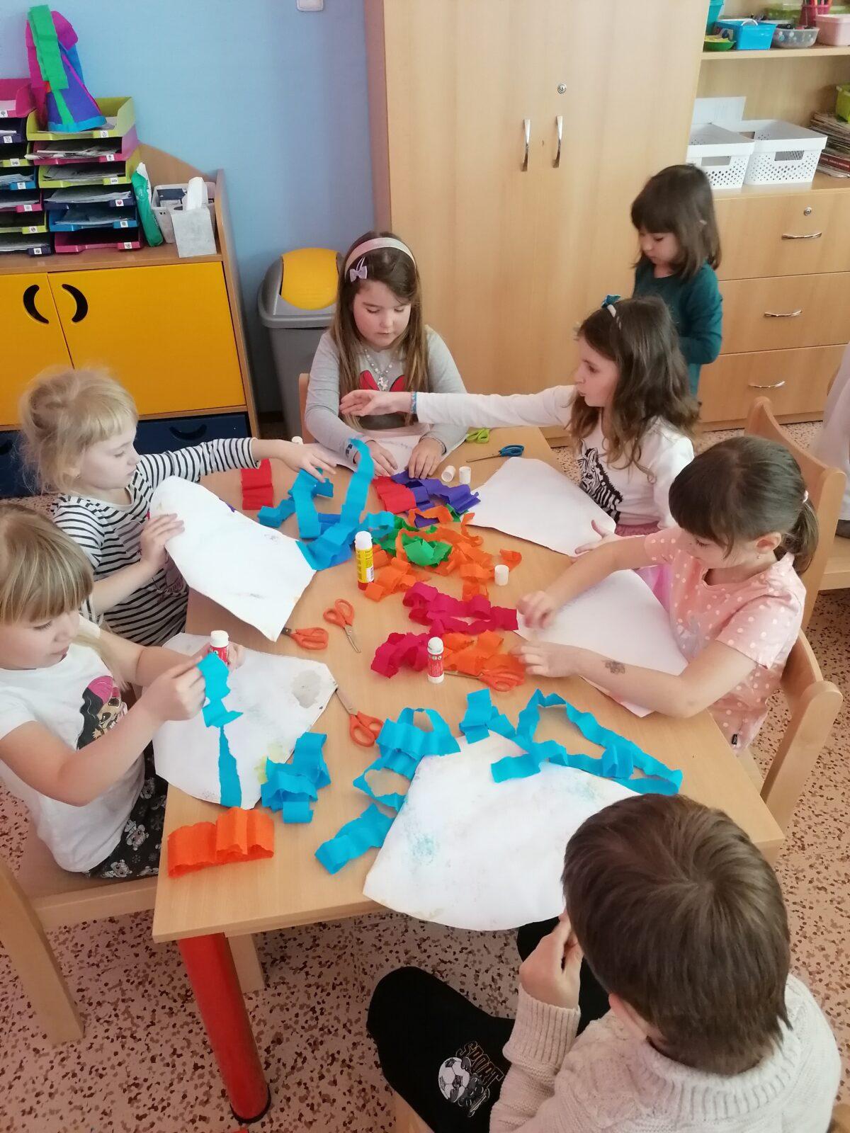 Přípravy na karneval a karnevalové dopoledne:-) - 11