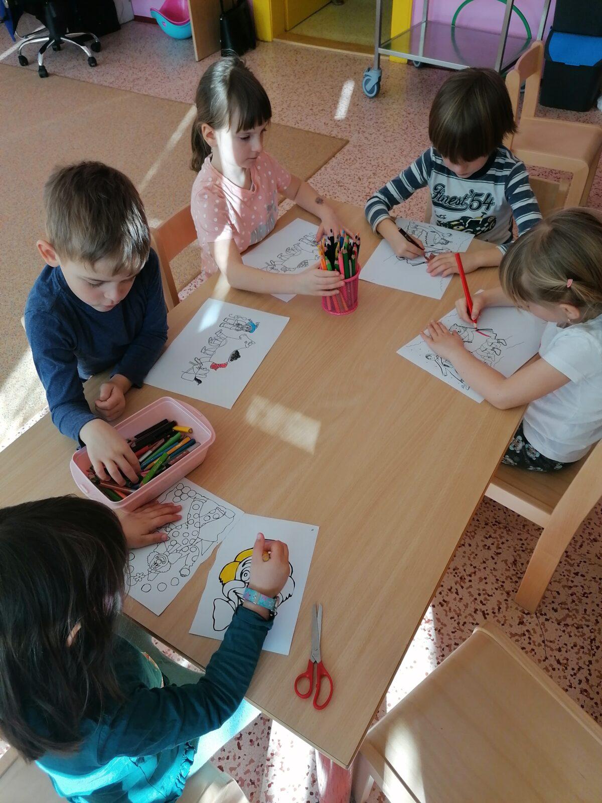 Přípravy na karneval a karnevalové dopoledne:-) - 19