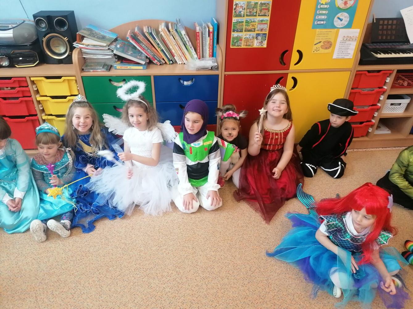 Přípravy na karneval a karnevalové dopoledne:-) - 34