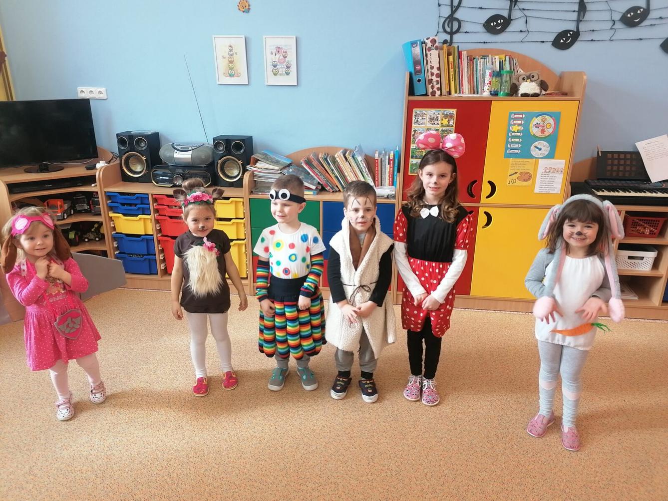 Přípravy na karneval a karnevalové dopoledne:-) - 55