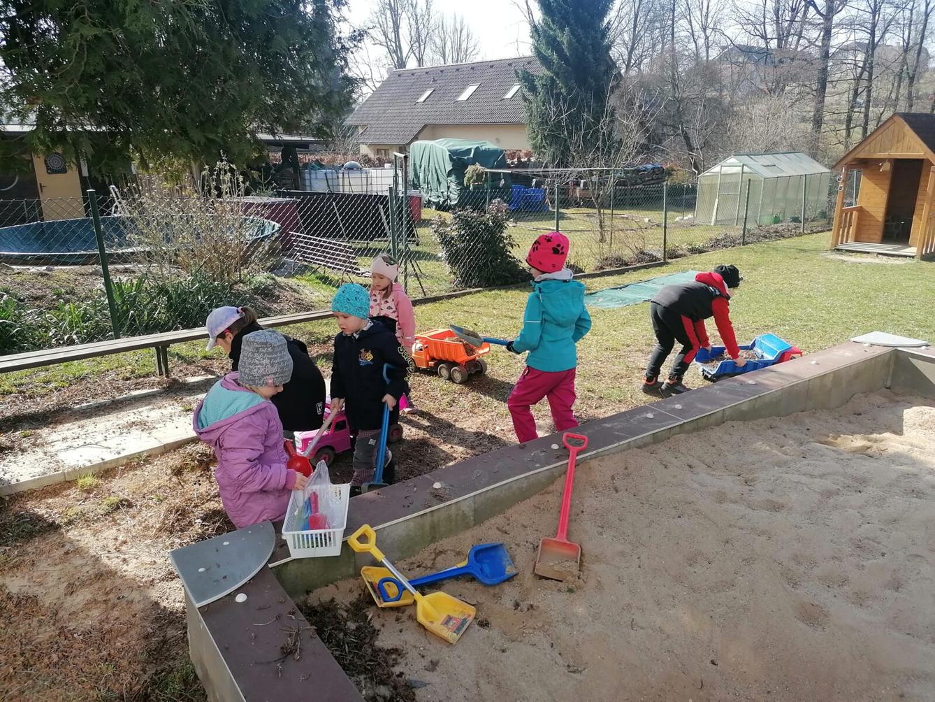 "pracujeme na zahradě" :-) - 4