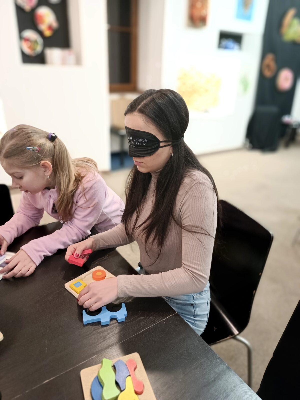 TLAPKY 1.-Praha- cesta a Neviditelná výstava - 7