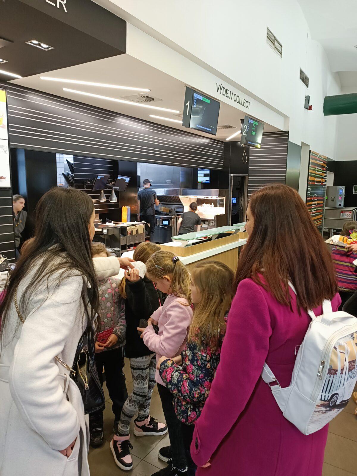 TLAPKY 1.-Praha- cesta a Neviditelná výstava - 18