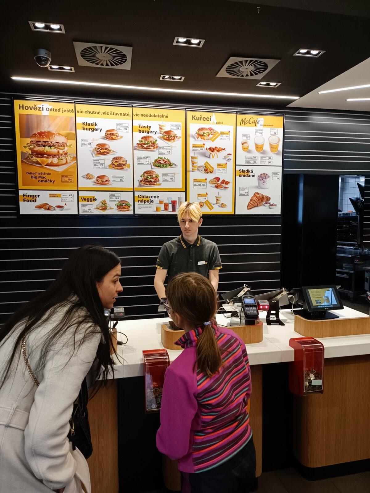 TLAPKY 1.-Praha- cesta a Neviditelná výstava - 19