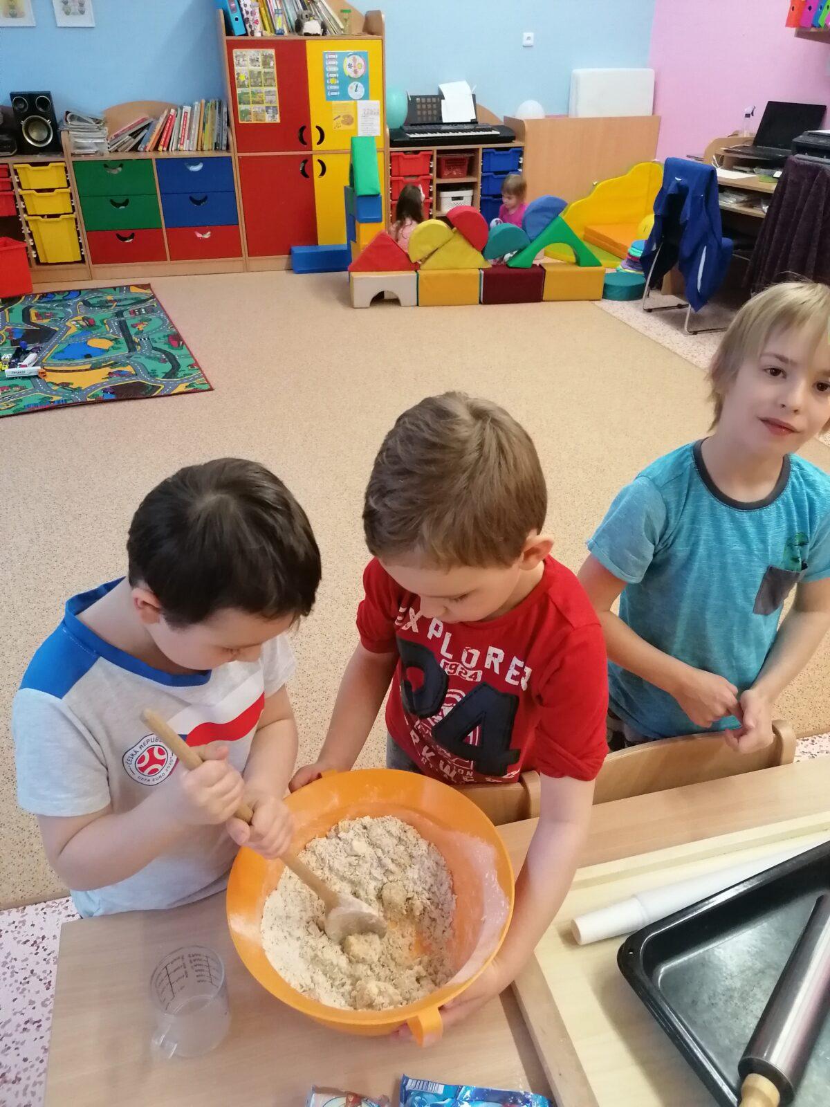 "Hody, hody, doprovody": "pečeme velikonoční perníčky" :-) - 3