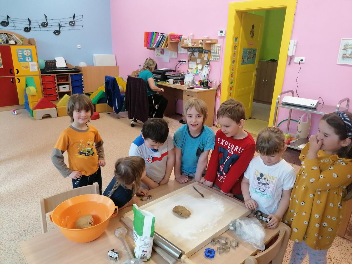 "Hody, hody, doprovody": "pečeme velikonoční perníčky" :-) - 8