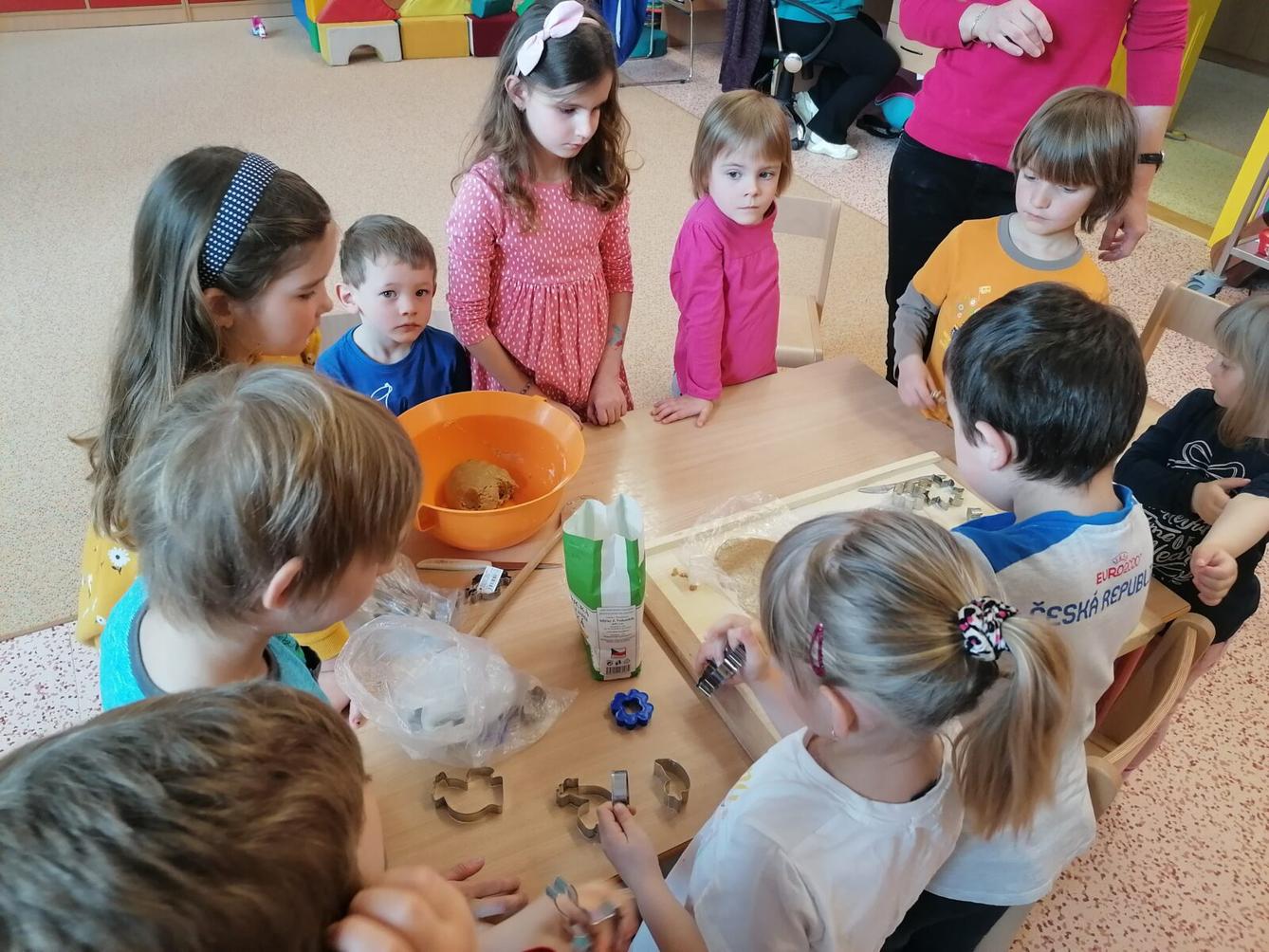 "Hody, hody, doprovody": "pečeme velikonoční perníčky" :-) - 19