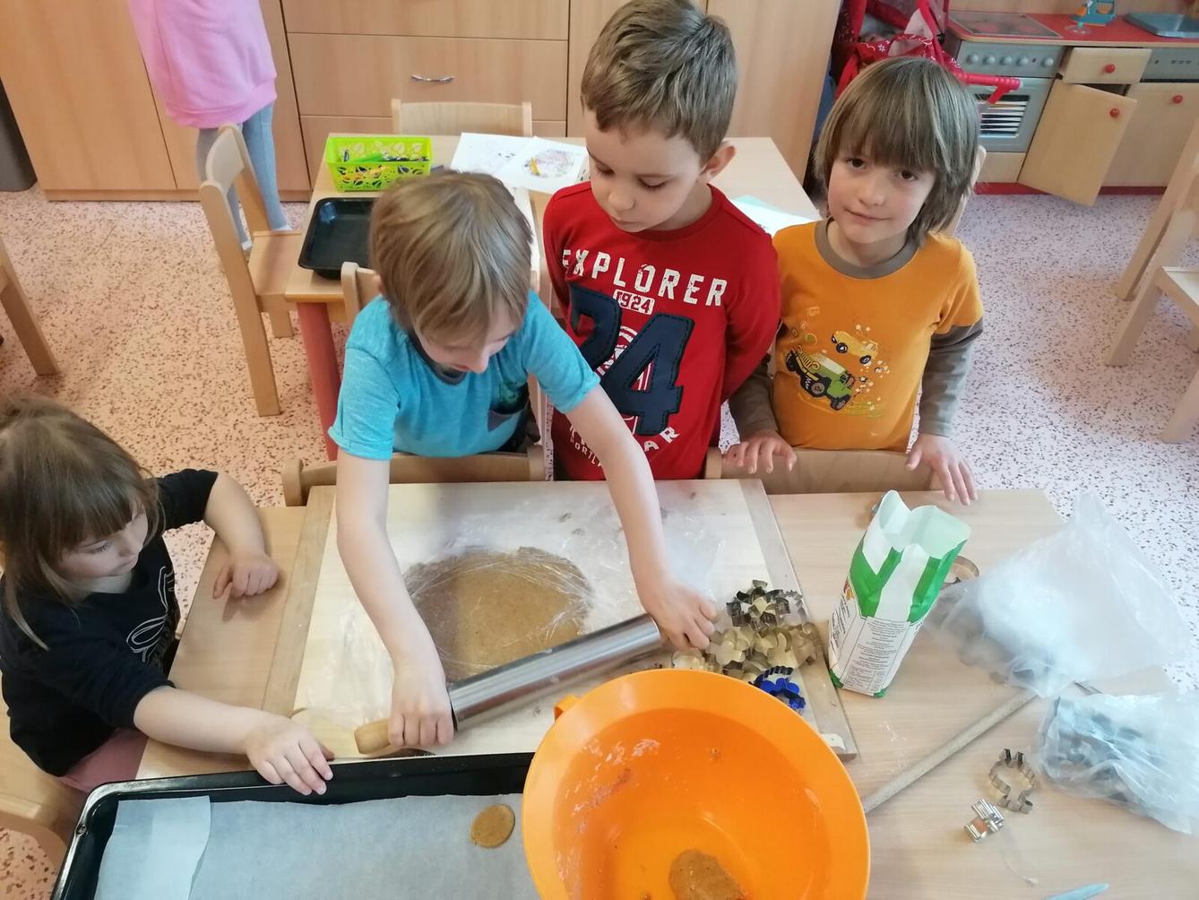 "Hody, hody, doprovody": "pečeme velikonoční perníčky" :-) - 31