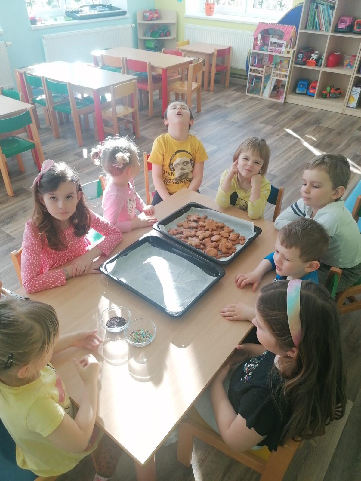 "Hody, hody, doprovody": "pečeme velikonoční perníčky" :-) - 36