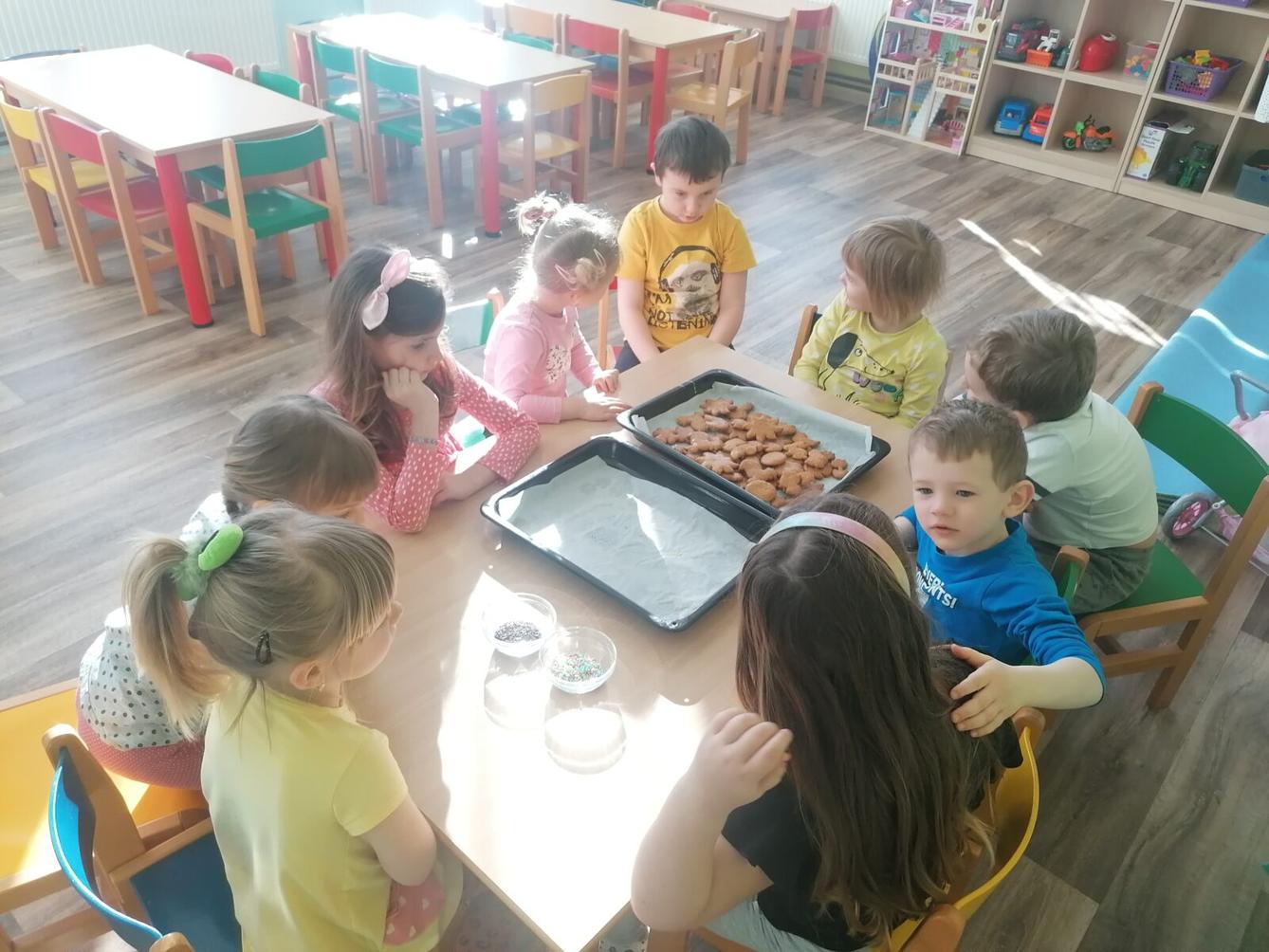 "Hody, hody, doprovody": "pečeme velikonoční perníčky" :-) - 37