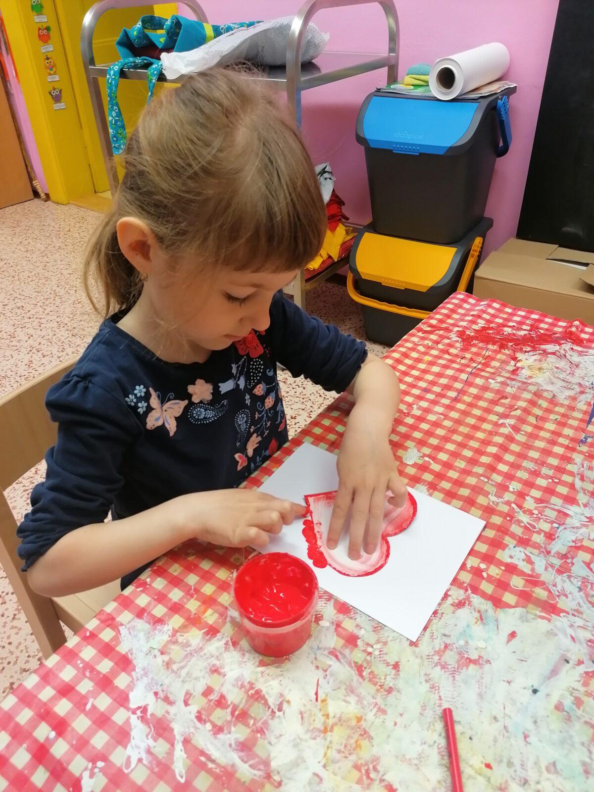 výroba přáníček pro maminky :-) - 4